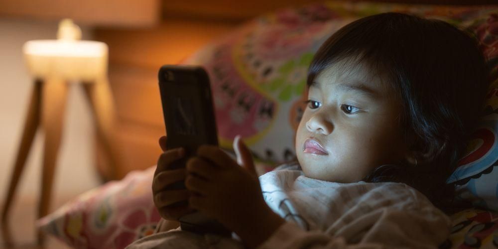 cegah anak kecanduan gadget dengan 7 tips ini 1577087315